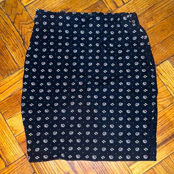 Ann Taylor Factory Dresses & Skirts - Ann Taylor petite black skirt size SP